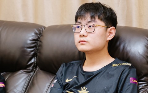 九游-包含Rookie爆冷击败美国队，惊险取胜引爆全场！的词条