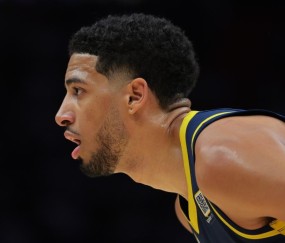 九游娱乐-Uzi在利物浦比赛中最后时刻胜出，大比分获胜引发热议！