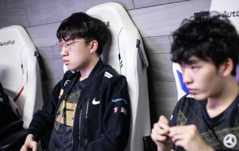 九游- 巴塞罗那队教练 