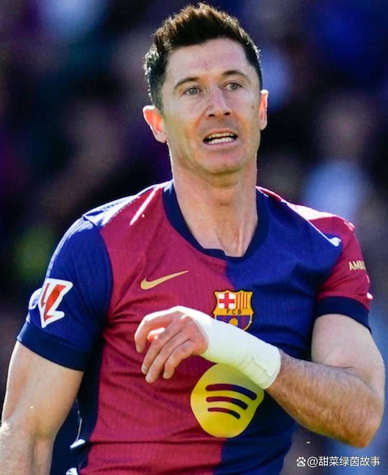 关于莱万多夫斯基在巴塞罗那比赛中战术调整,逆转引发热议!的信息 关于莱万多夫斯基在巴塞罗那比赛中战术调整,逆转引发热议!的信息